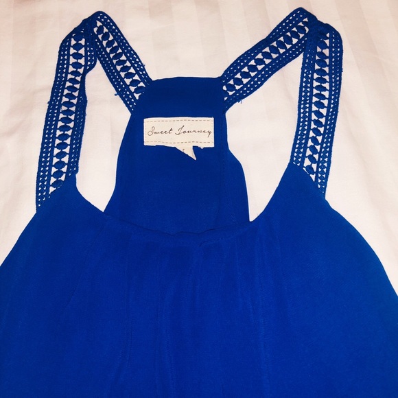 Adorable razor back tank 💕 Like New 🌟 - Picture 1 of 3